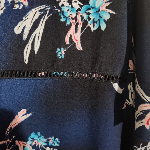 Lane Bryant Womens Navy Floral Short Sleeve Blouse Size 18 Polyester Lightweight - Picture 6 of 16